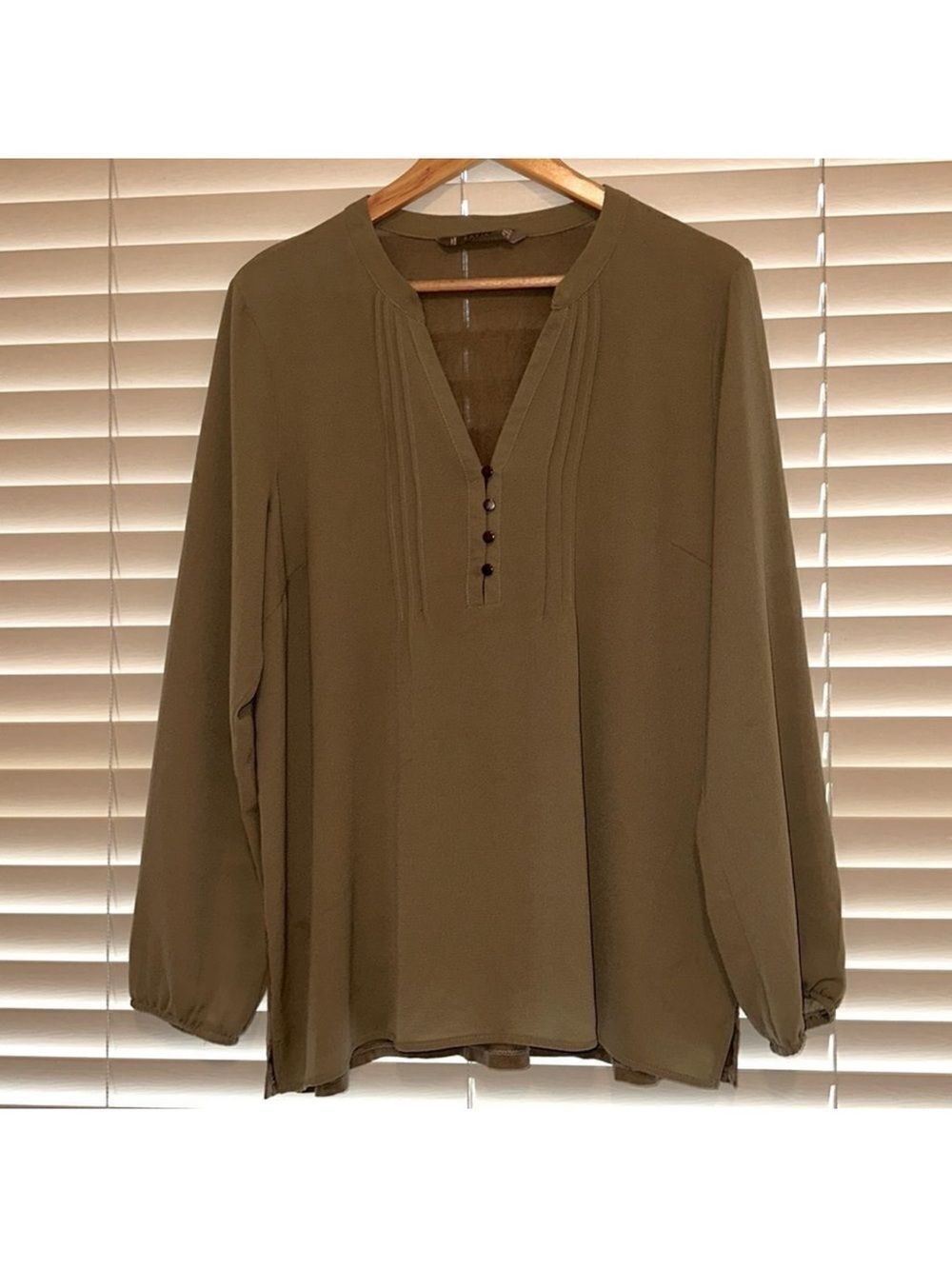 Katies XL Camo Green V-Neck Long Sleeve